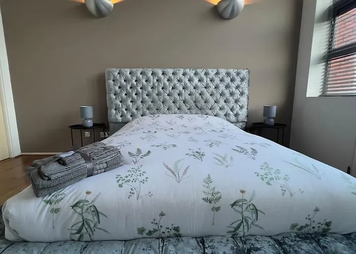 Elegance 1 Bedroom Retreat In City Centre
