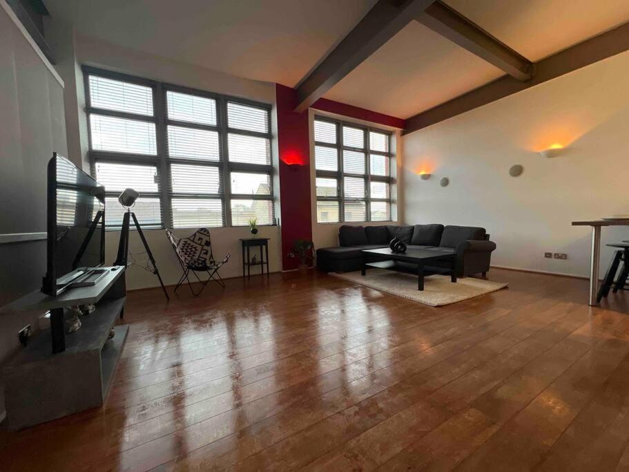 Elegance 1 Bedroom Retreat In Centre
