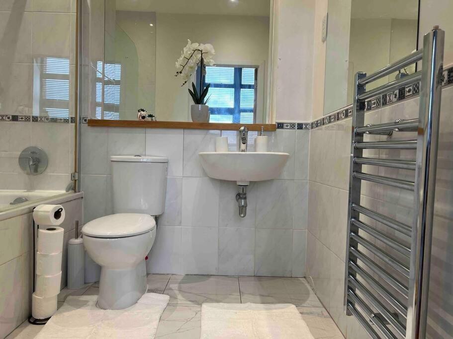 Elegance 1 Bedroom Retreat In Centre Apartment *